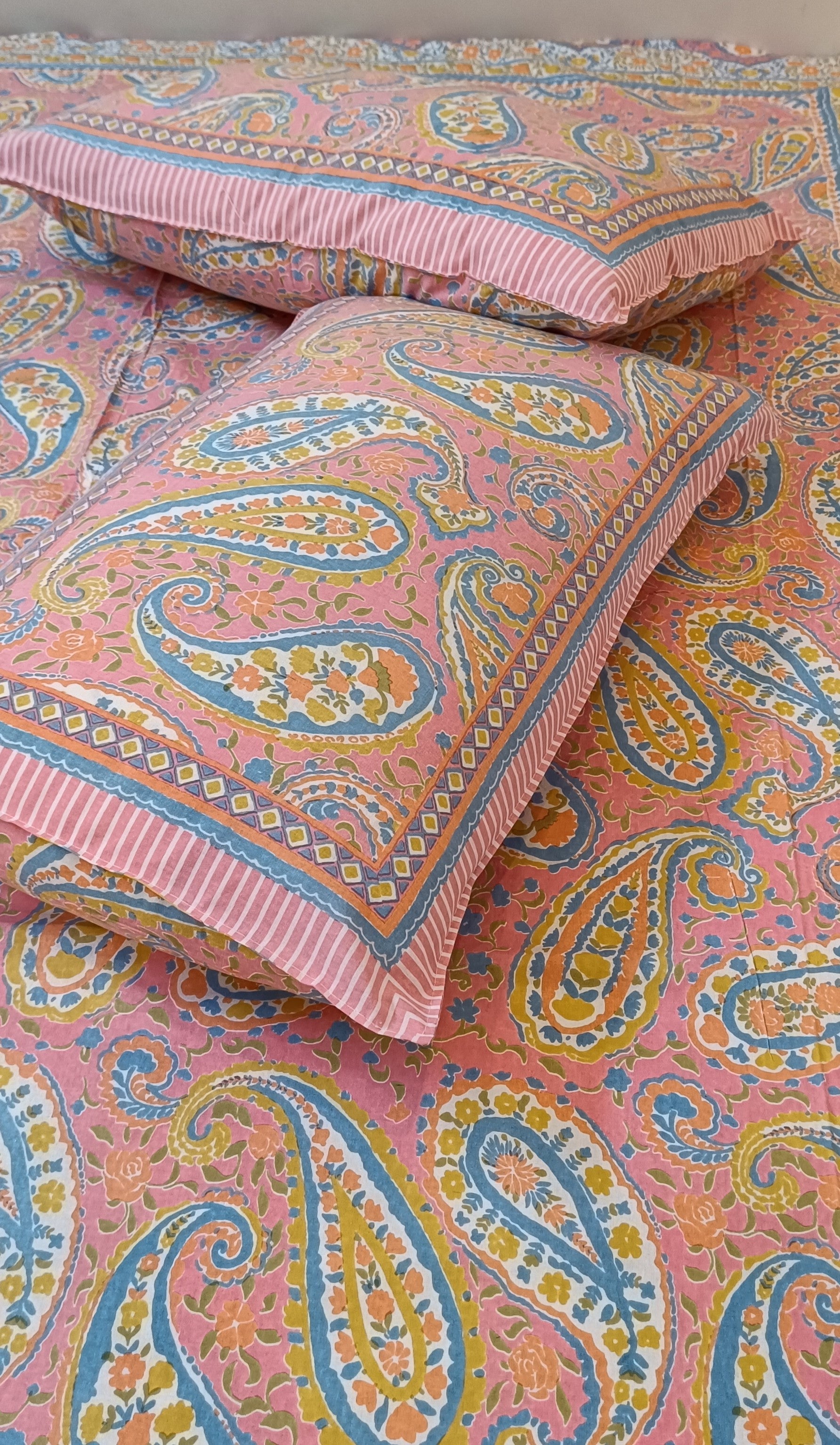 Paisley Gulabi